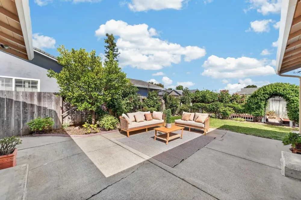 2589 Royal Ann Court Union City, CA 94587