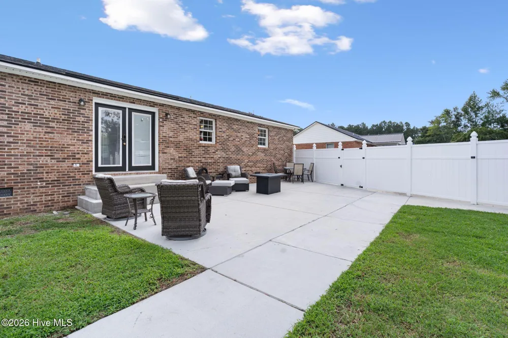 219 Oakwood Heights Drive Lumberton, NC 28358
