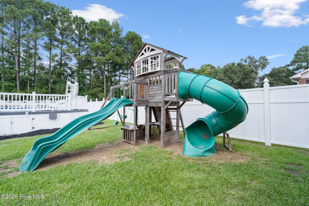 219 Oakwood Heights Drive Lumberton, NC 28358