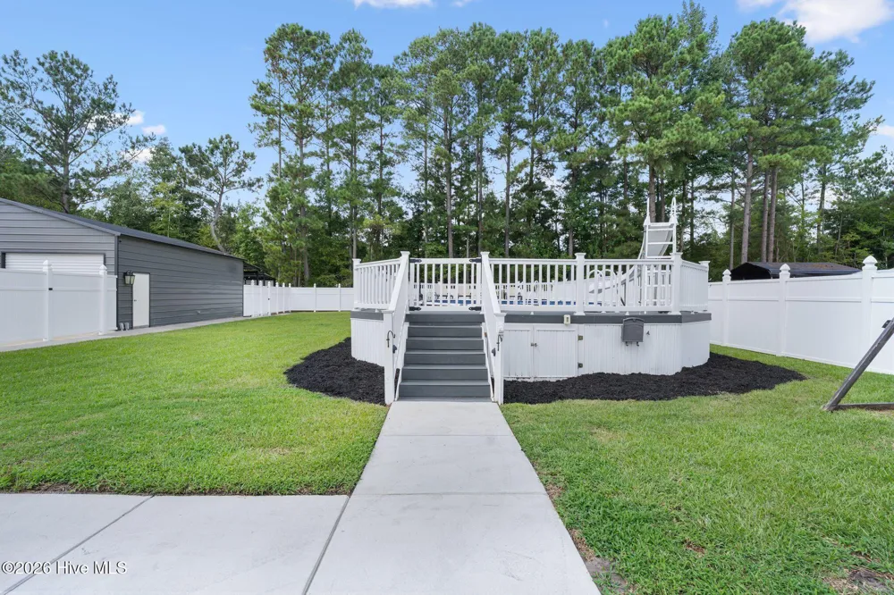 219 Oakwood Heights Drive Lumberton, NC 28358