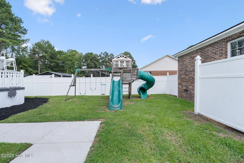 219 Oakwood Heights Drive Lumberton, NC 28358