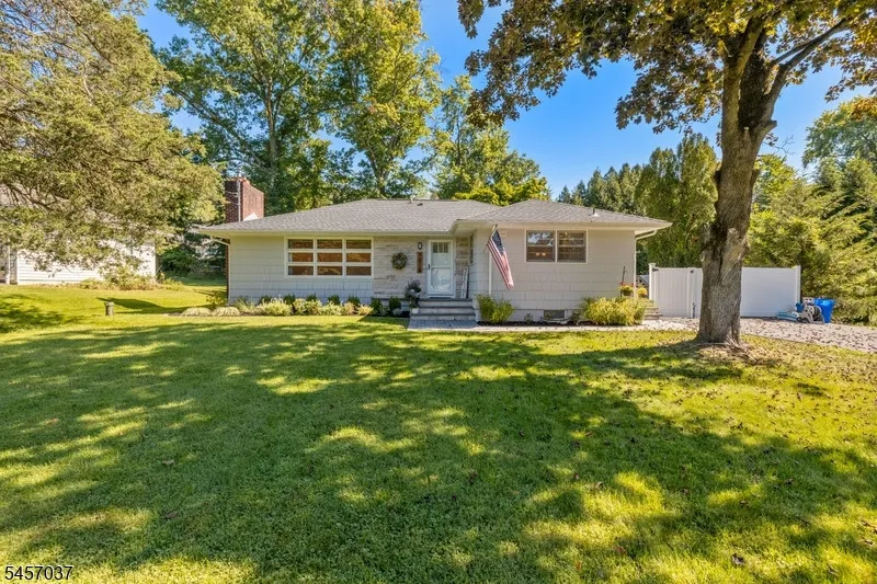 1015 Lakeview Dr Bridgewater, NJ 07920