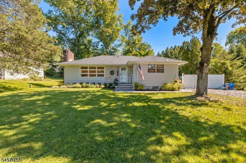 1015 Lakeview Dr Bridgewater, NJ 07920