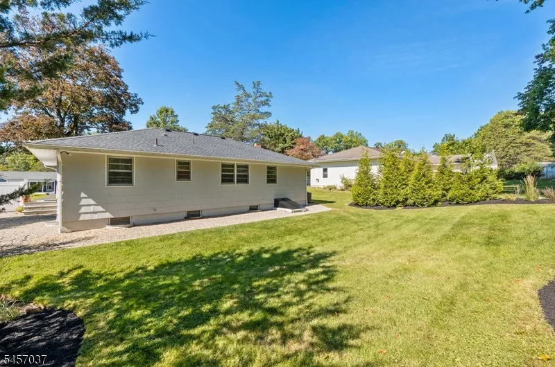 1015 Lakeview Dr Bridgewater, NJ 07920