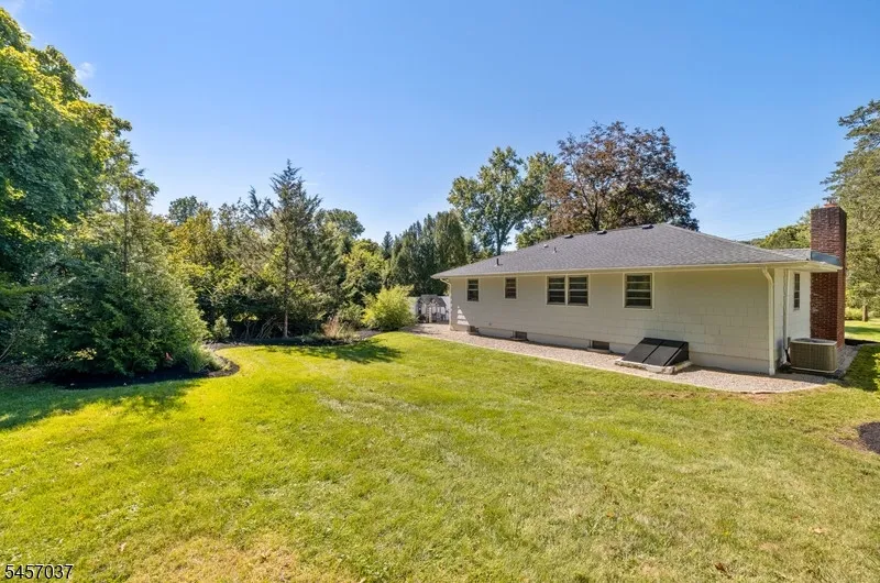 1015 Lakeview Dr Bridgewater, NJ 07920