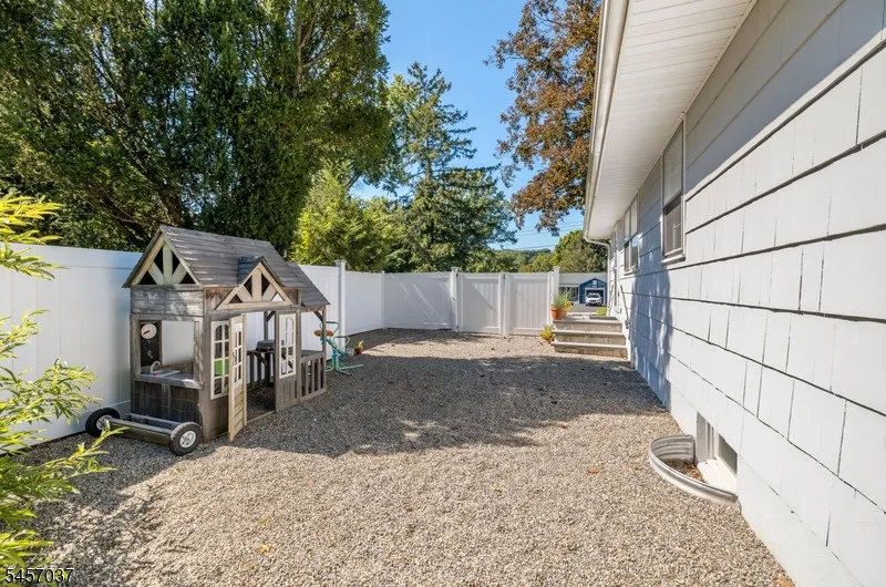 1015 Lakeview Dr Bridgewater, NJ 07920
