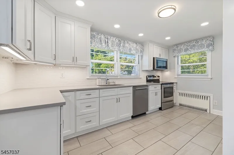 1015 Lakeview Dr Bridgewater, NJ 07920
