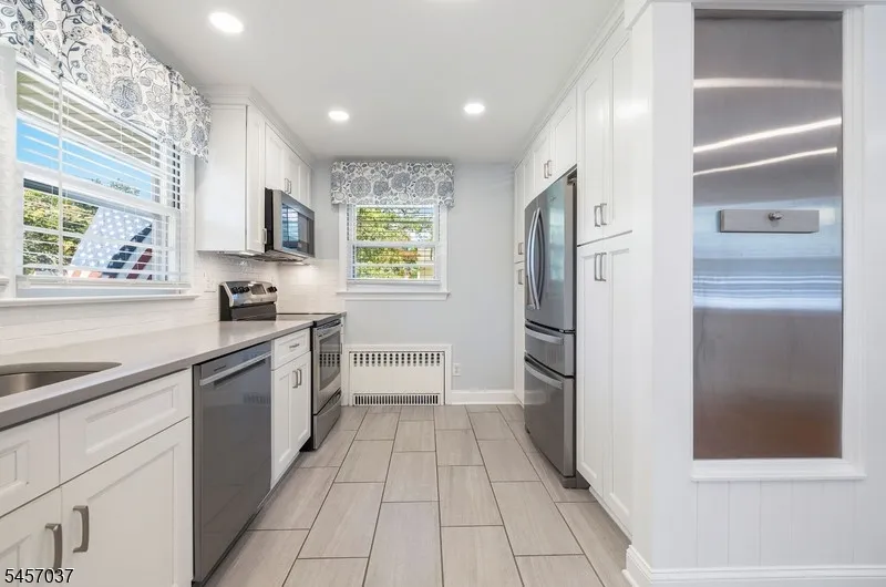 1015 Lakeview Dr Bridgewater, NJ 07920