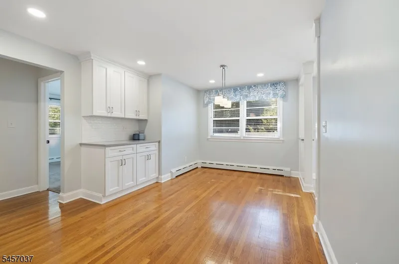 1015 Lakeview Dr Bridgewater, NJ 07920