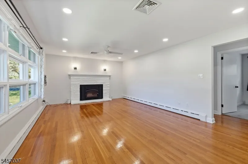 1015 Lakeview Dr Bridgewater, NJ 07920