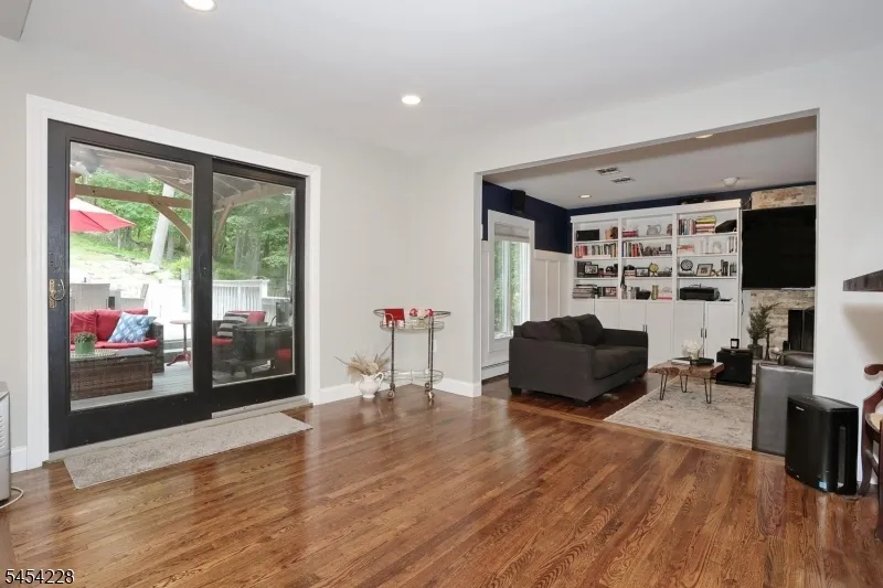8 Northgate Park Ringwood, NJ 07456