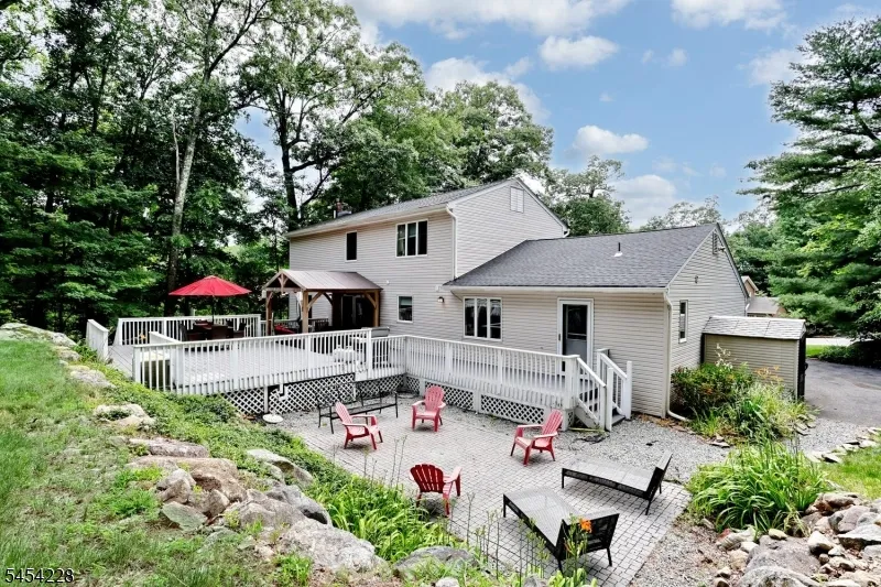 8 Northgate Park Ringwood, NJ 07456