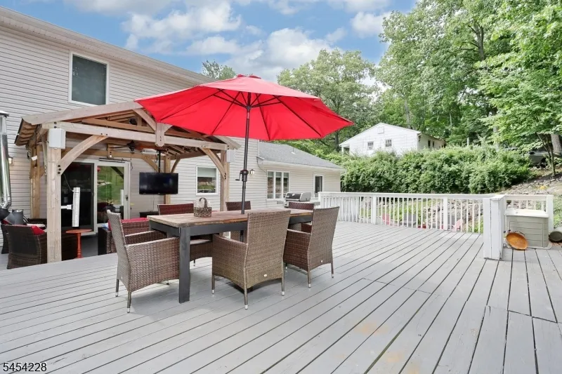 8 Northgate Park Ringwood, NJ 07456