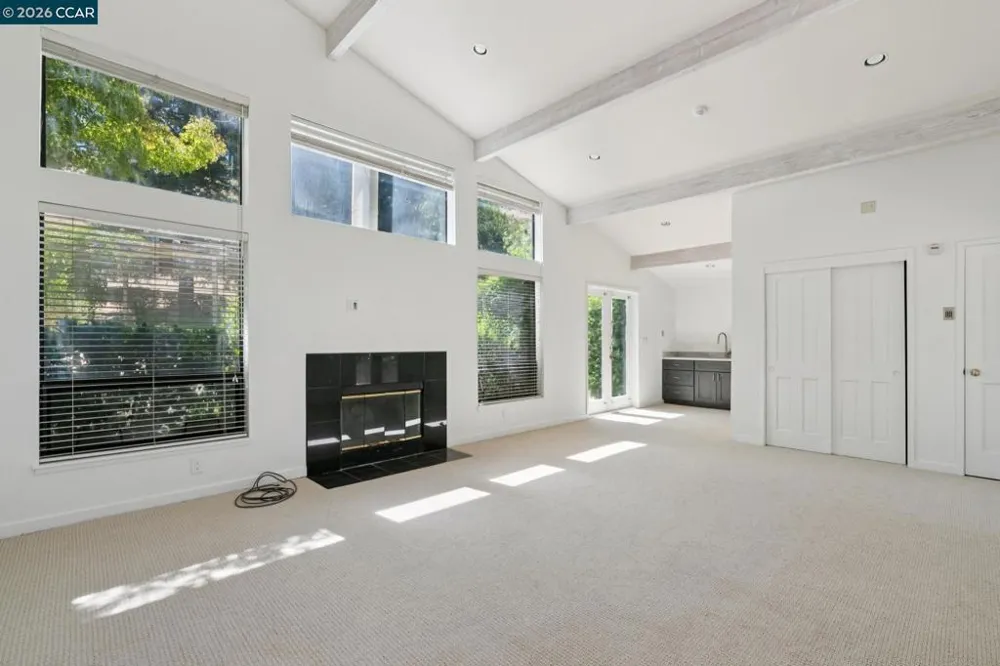 660 La Casa Via Walnut Creek, CA 94598