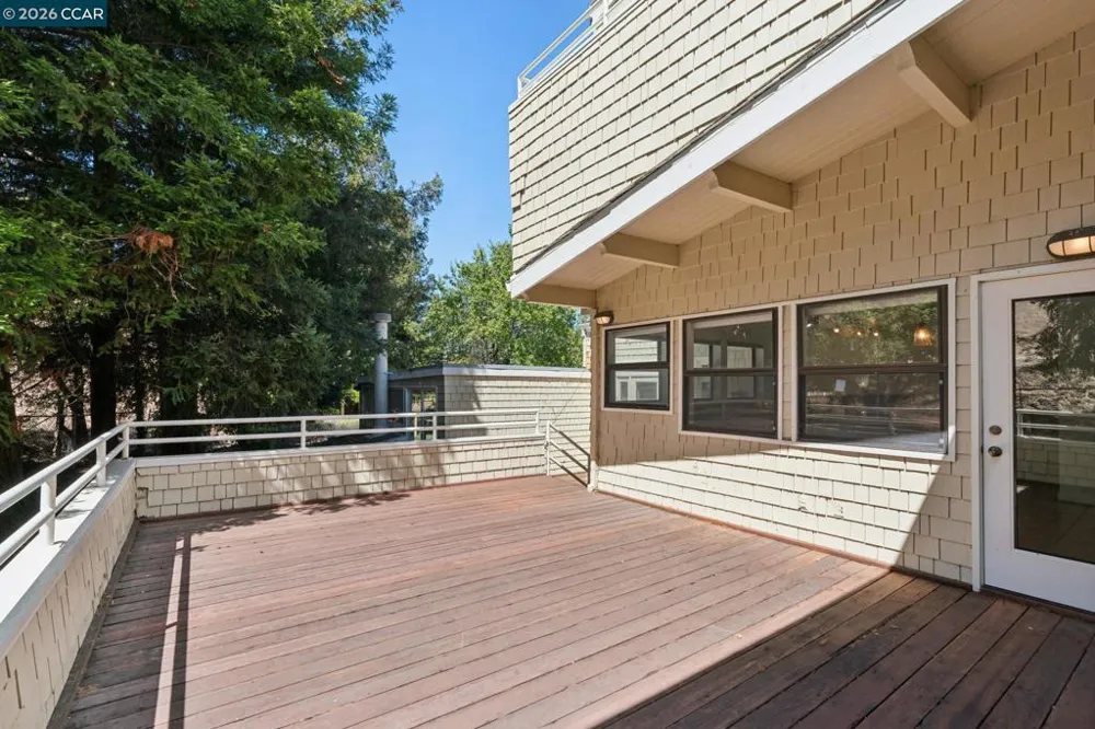 660 La Casa Via Walnut Creek, CA 94598
