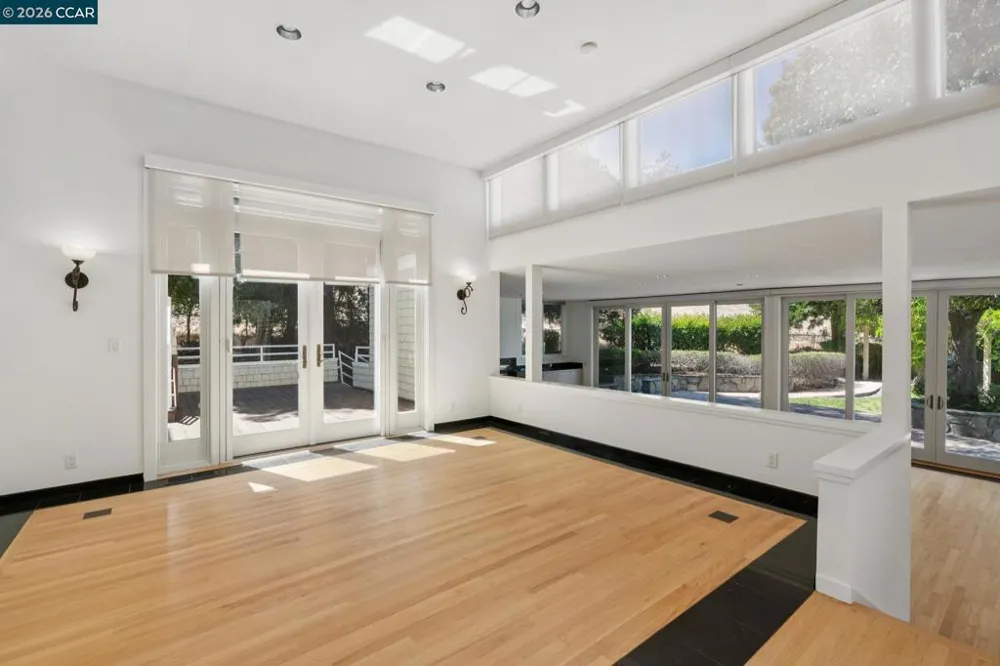 660 La Casa Via Walnut Creek, CA 94598