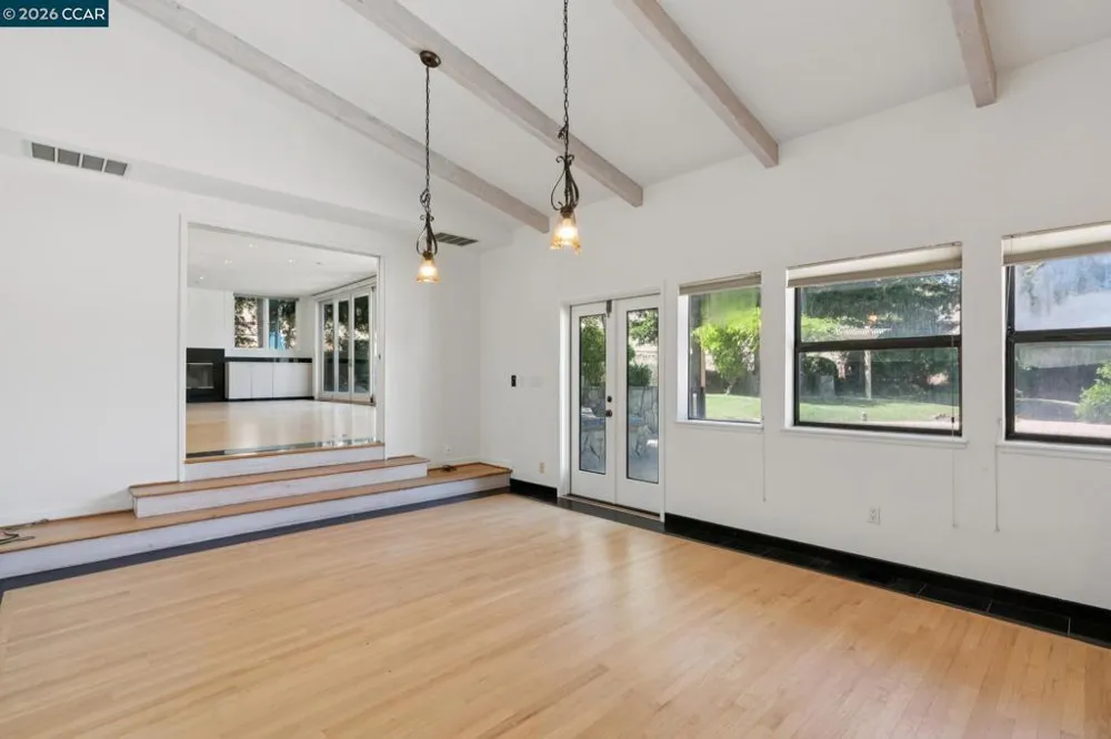 660 La Casa Via Walnut Creek, CA 94598