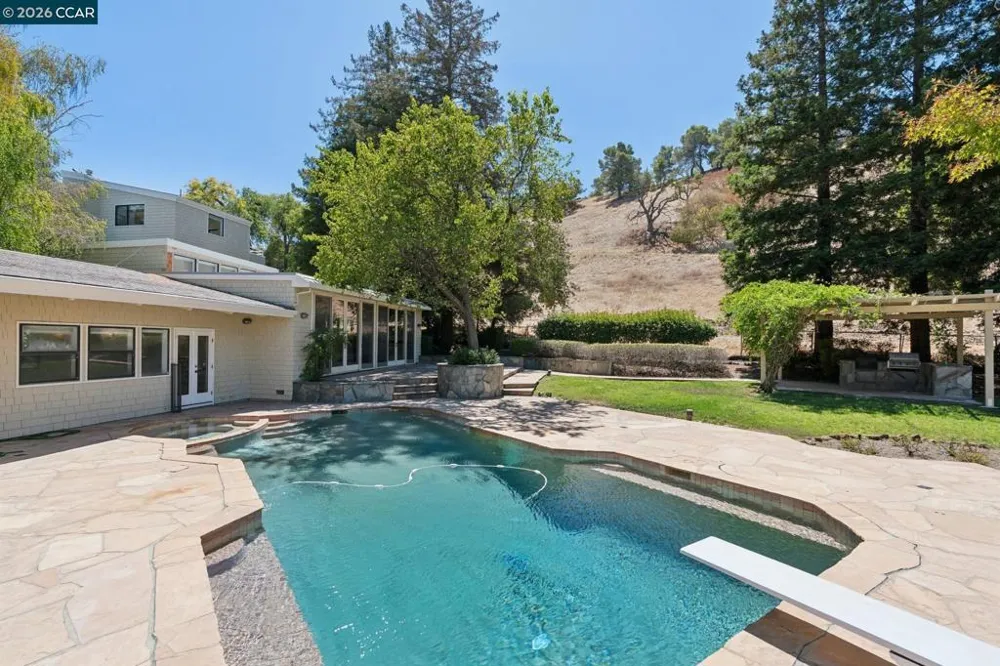660 La Casa Via Walnut Creek, CA 94598