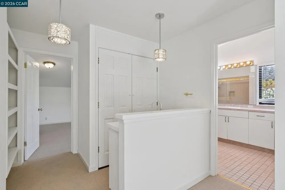 660 La Casa Via Walnut Creek, CA 94598
