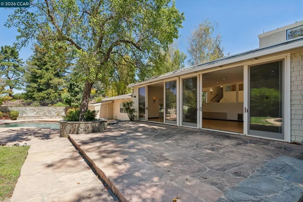 660 La Casa Via Walnut Creek, CA 94598