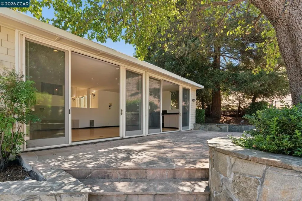 660 La Casa Via Walnut Creek, CA 94598