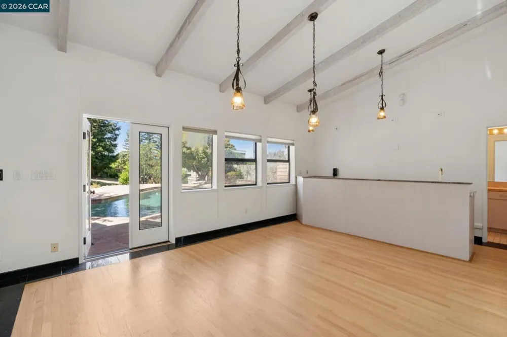 660 La Casa Via Walnut Creek, CA 94598
