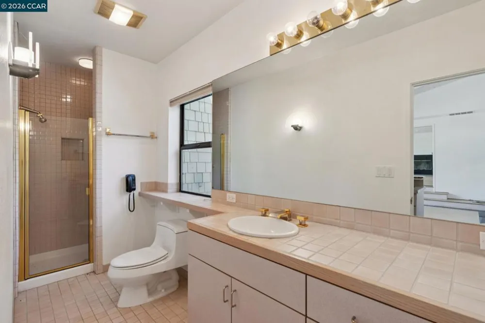 660 La Casa Via Walnut Creek, CA 94598