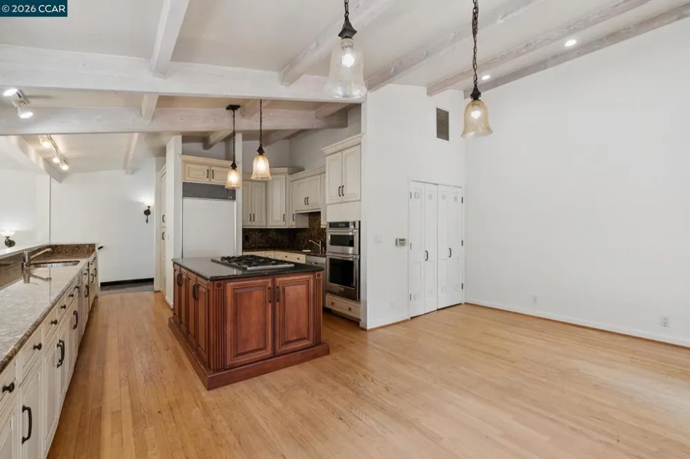 660 La Casa Via Walnut Creek, CA 94598