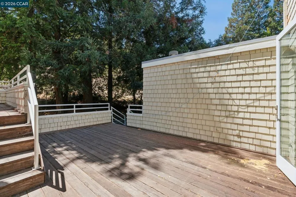 660 La Casa Via Walnut Creek, CA 94598