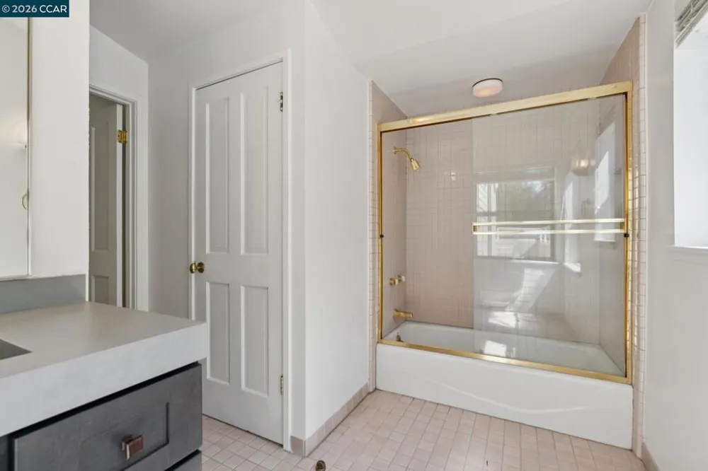 660 La Casa Via Walnut Creek, CA 94598