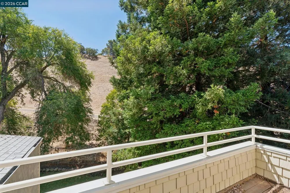 660 La Casa Via Walnut Creek, CA 94598