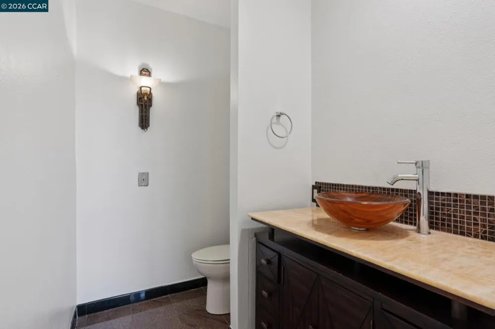 660 La Casa Via Walnut Creek, CA 94598
