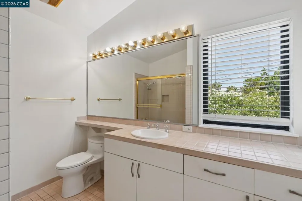 660 La Casa Via Walnut Creek, CA 94598