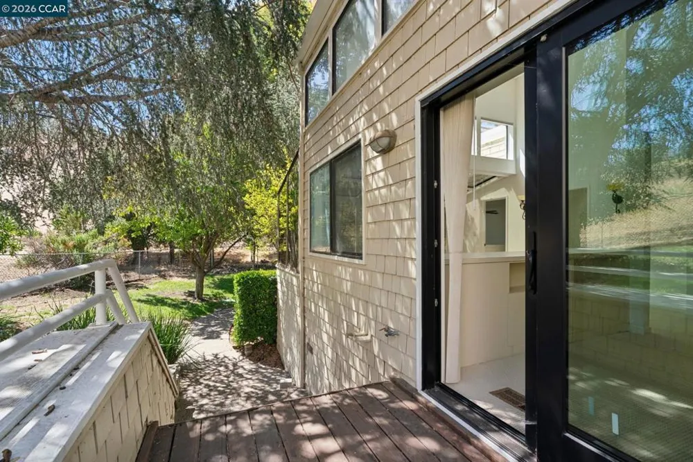 660 La Casa Via Walnut Creek, CA 94598