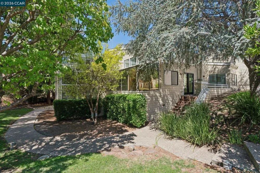 660 La Casa Via Walnut Creek, CA 94598