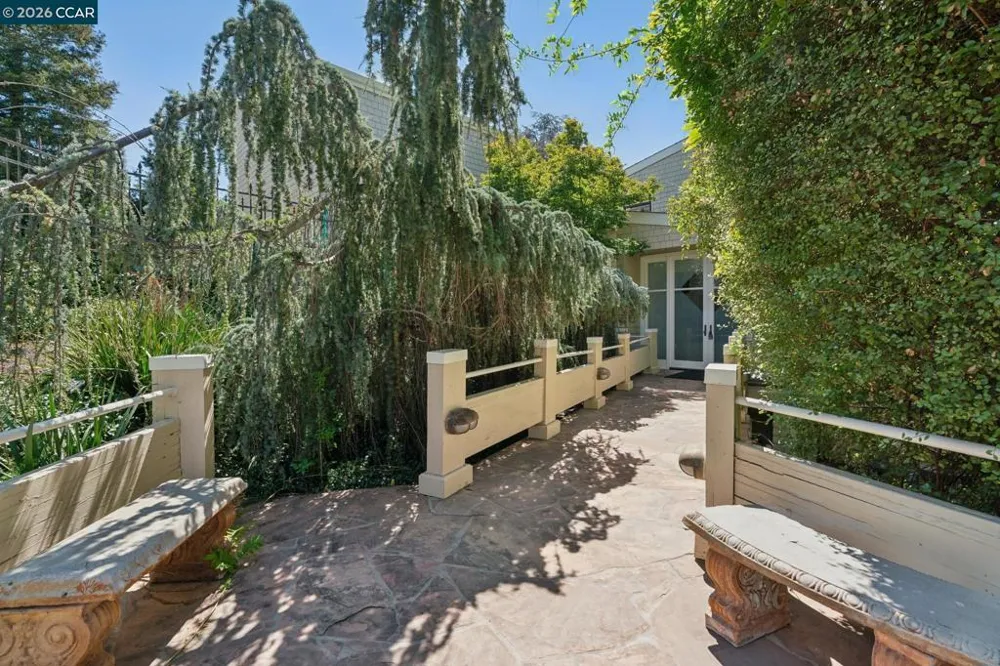 660 La Casa Via Walnut Creek, CA 94598
