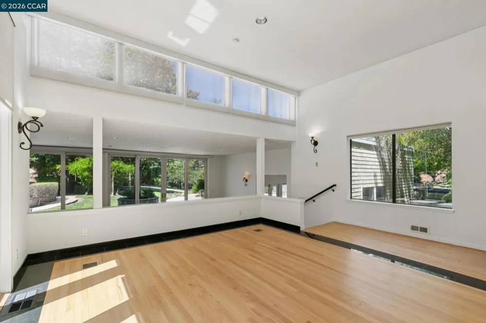 660 La Casa Via Walnut Creek, CA 94598