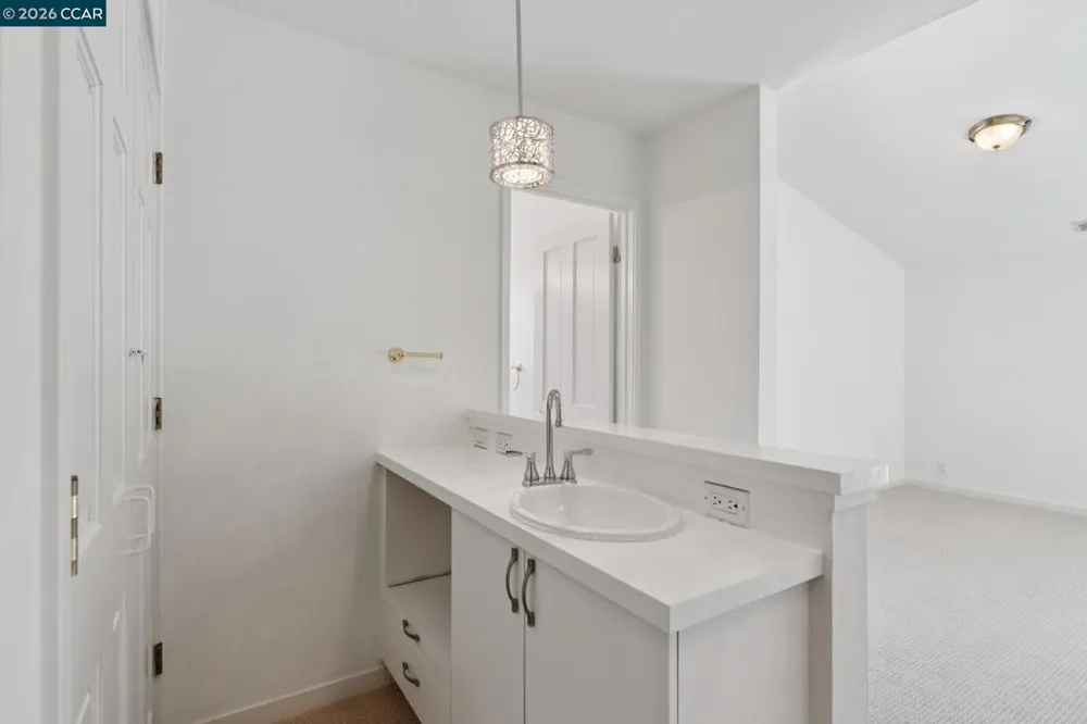 660 La Casa Via Walnut Creek, CA 94598
