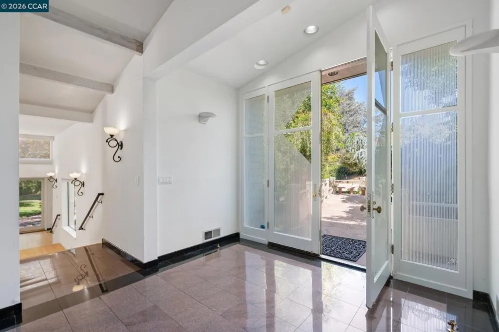 660 La Casa Via Walnut Creek, CA 94598