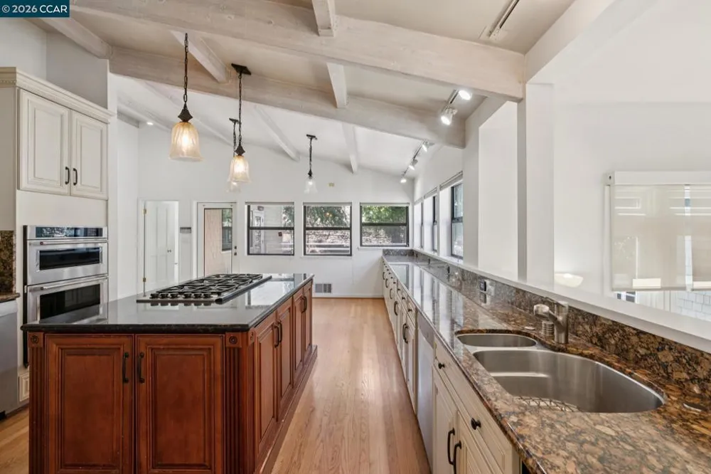 660 La Casa Via Walnut Creek, CA 94598