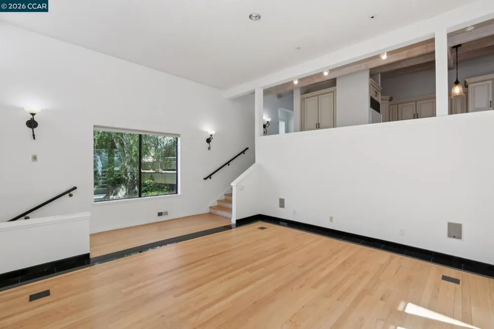 660 La Casa Via Walnut Creek, CA 94598
