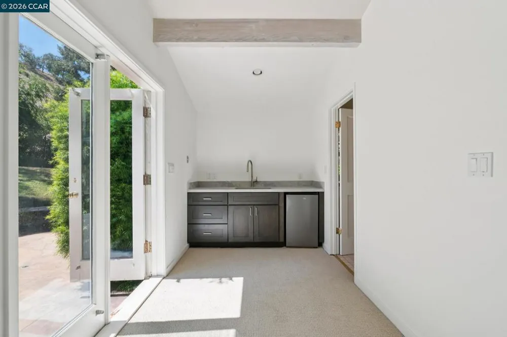660 La Casa Via Walnut Creek, CA 94598