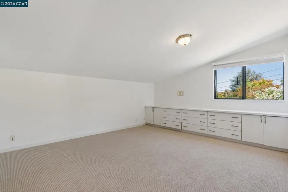 660 La Casa Via Walnut Creek, CA 94598