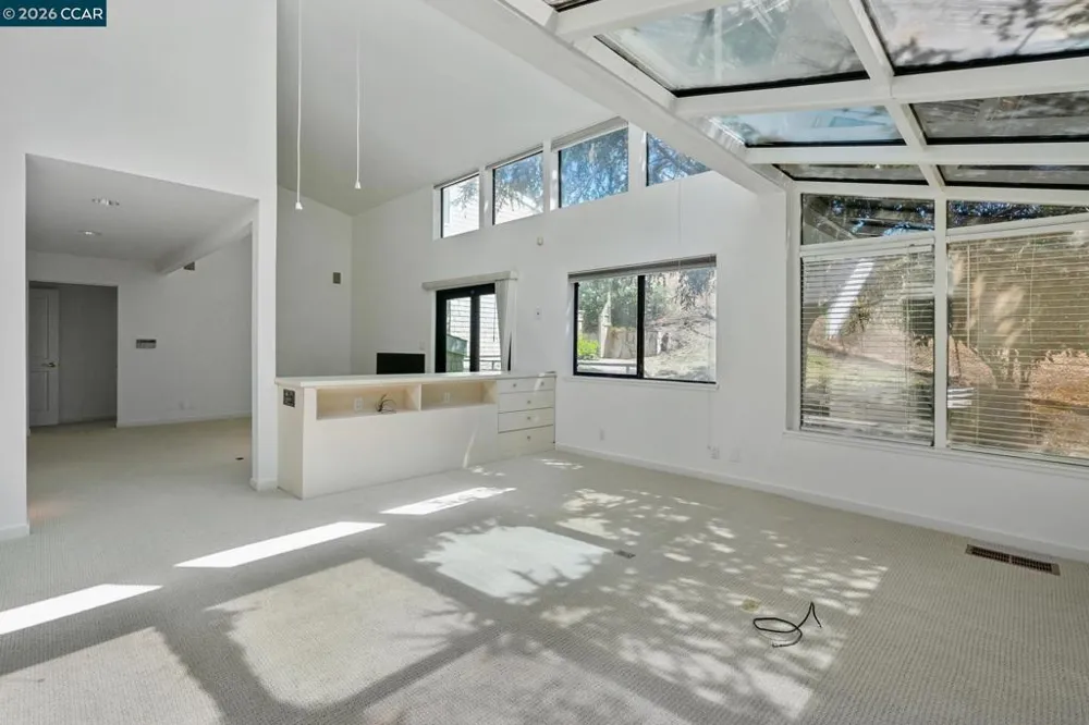 660 La Casa Via Walnut Creek, CA 94598