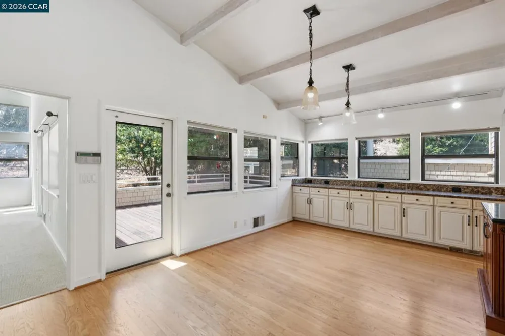 660 La Casa Via Walnut Creek, CA 94598