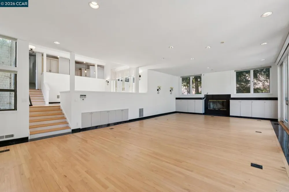 660 La Casa Via Walnut Creek, CA 94598