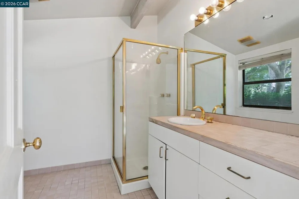 660 La Casa Via Walnut Creek, CA 94598