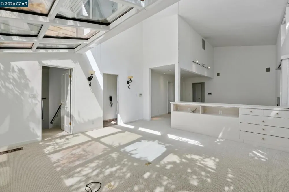 660 La Casa Via Walnut Creek, CA 94598