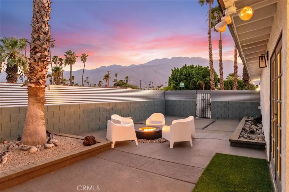 2306 Acacia Road E Palm Springs, CA 92262