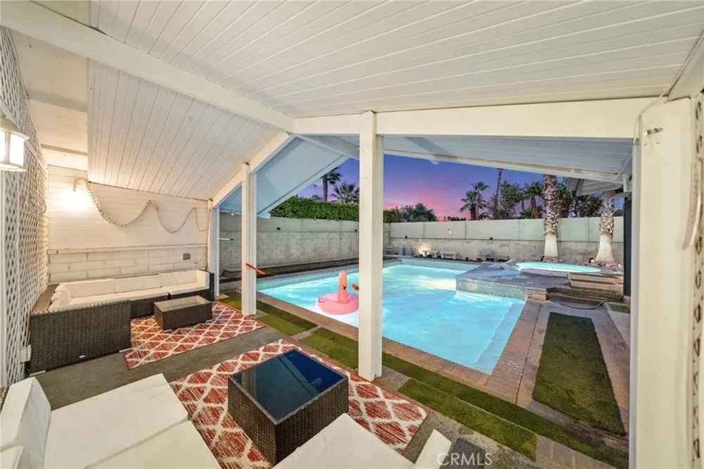 2306 Acacia Road E Palm Springs, CA 92262